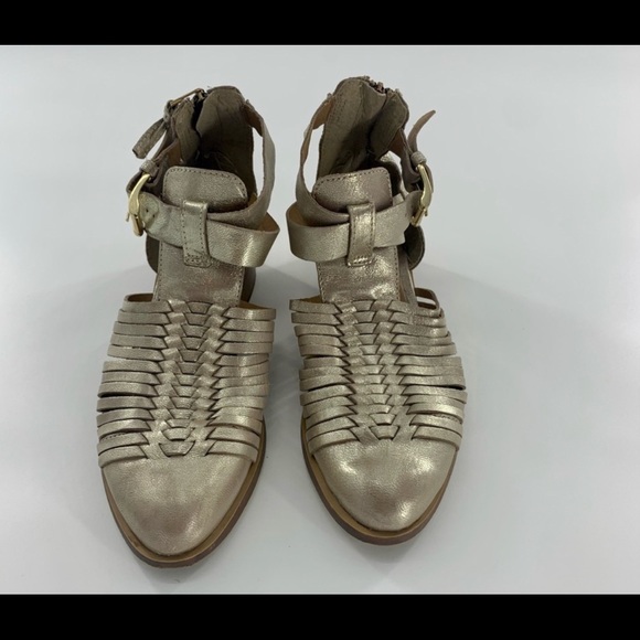 House Of Harlow 1960 Delaney Cutout Gold Bootie - Picture 10 of 10
